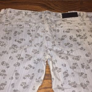 Rue 21 skinny skull jeans size 7/8